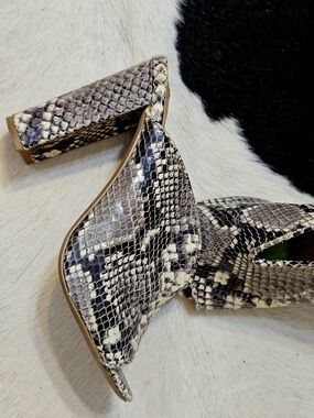 Steve Madden Y2k Snake-Print Leather Block Heel Pumps Sz. 5.5
